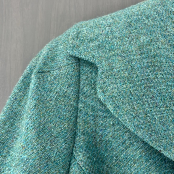 Blazer 100% wool with lining size: 36 would fit like an xs - Picture 7 of 10